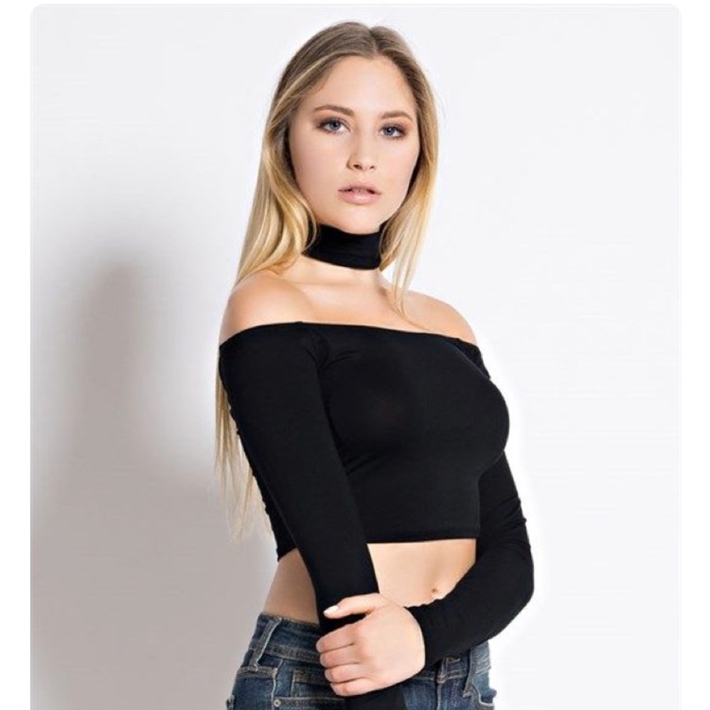 Stella Luce Off the shoulder long sleeve